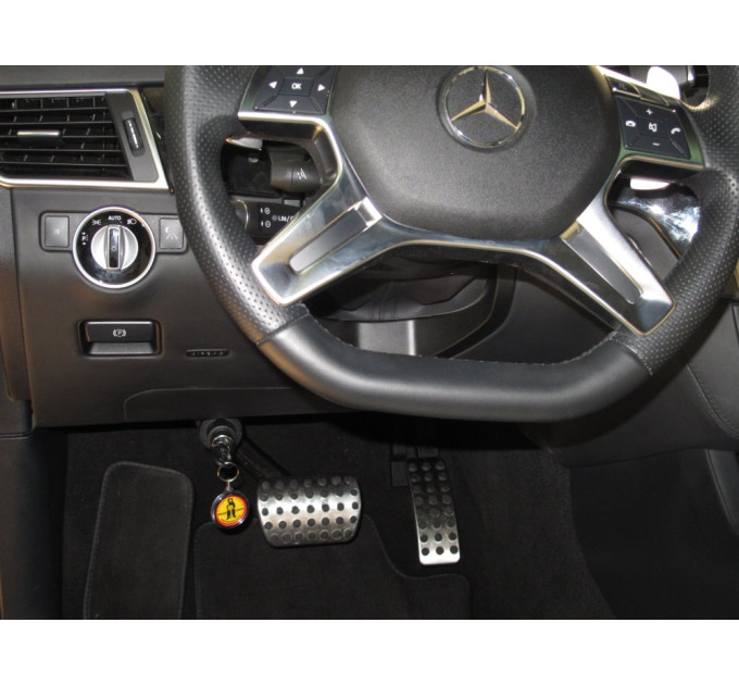 Замок на кермо Bear-Lock Mercedes GL WK085KEB